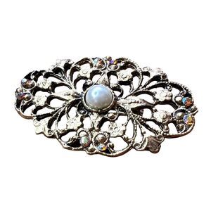 Pearl and Rhinestone Floral Brooch Pin Gold Tone
